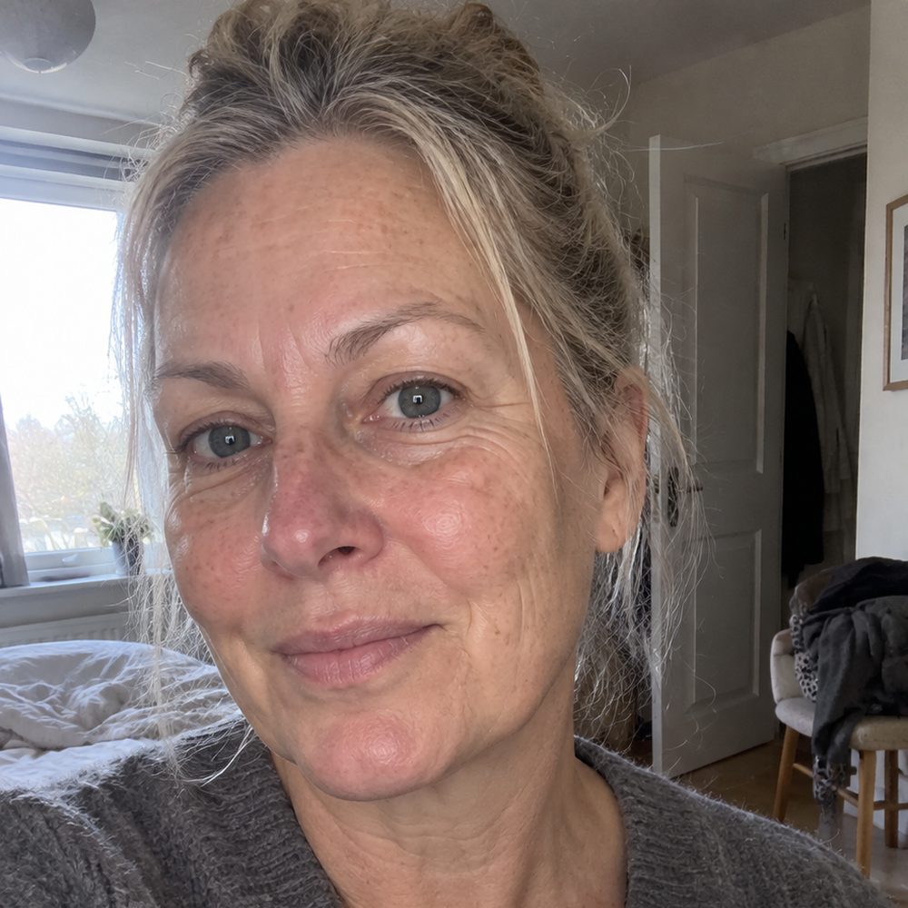 Dana, 45